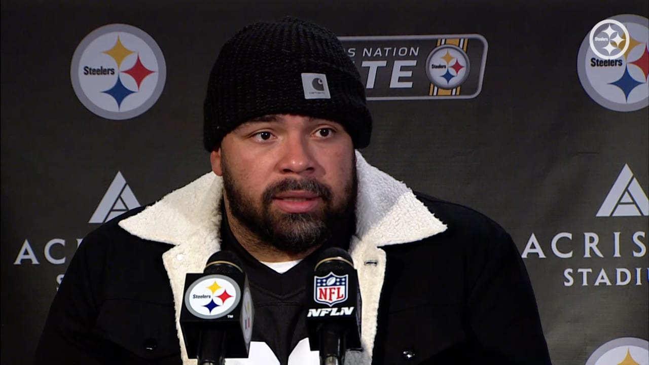 Steelers honor Franco Harris, cap emotional night with storybook