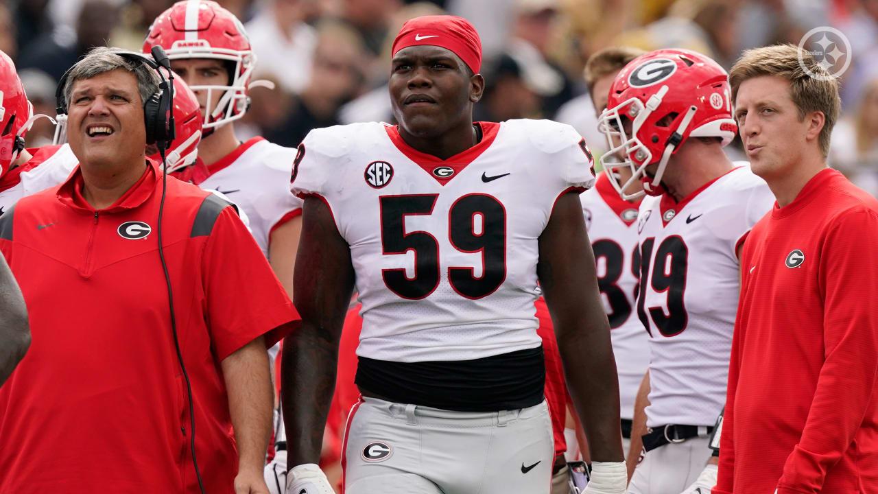 Steelers football, Pittsburgh trades up to select Georgia OT Jones at No.  14, Sports