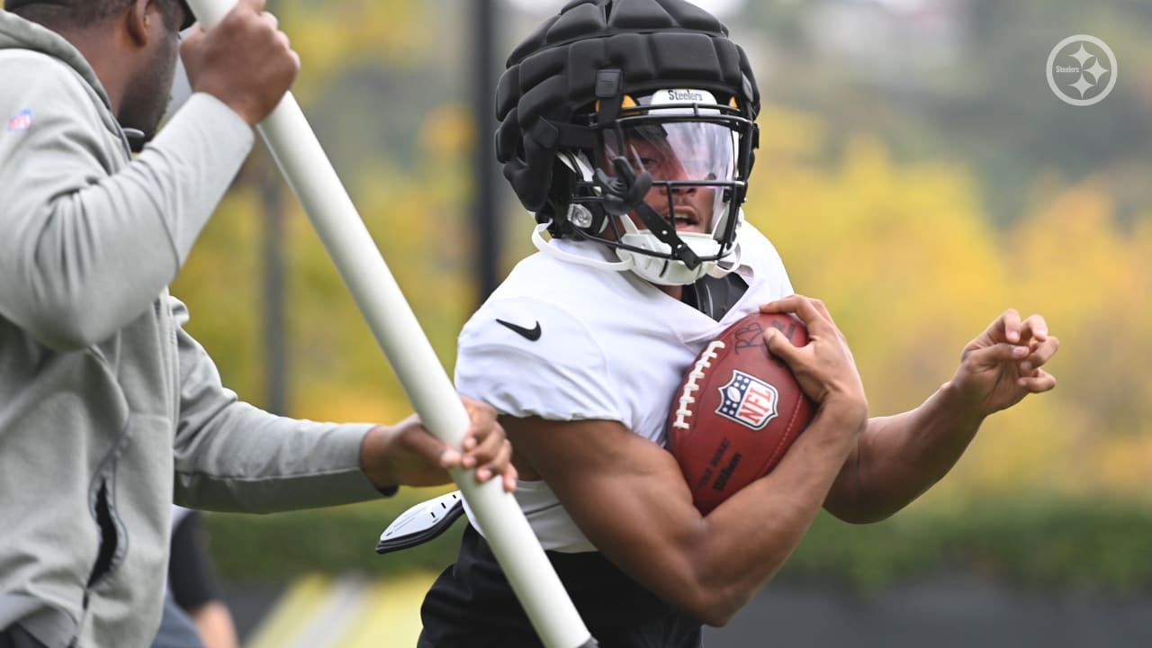 Steelers 2022 Rookie WR Calvin Austin III Set To Practice Wednesday; A Good  Sign His Professional Debut Is Around The Corner