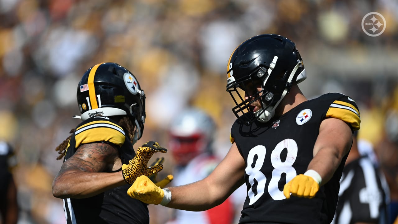 Pat Freiermuth injury update: Steelers TE removed from final injury report  ahead of Week 8 vs. Eagles - DraftKings Network