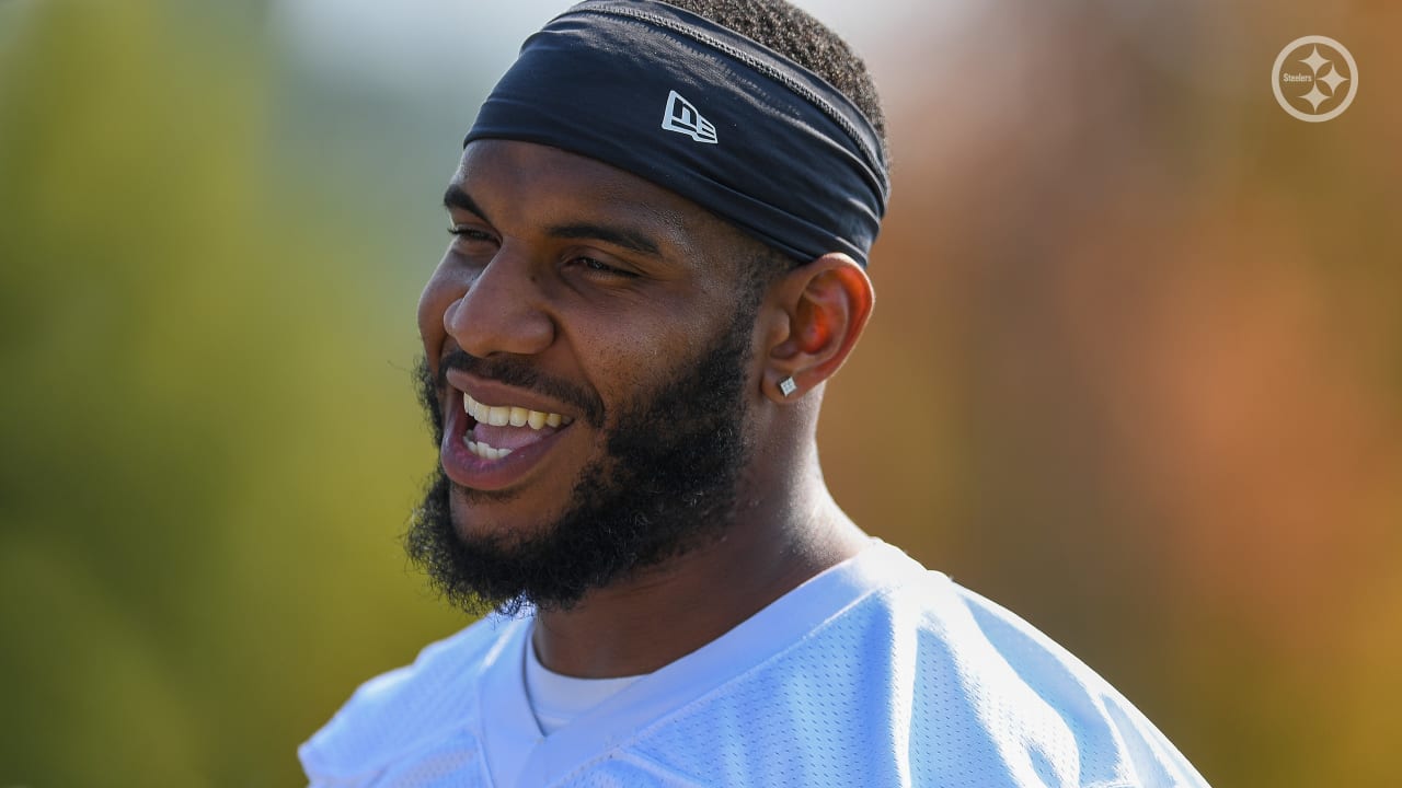 Ebron talks, and listens, to local teens