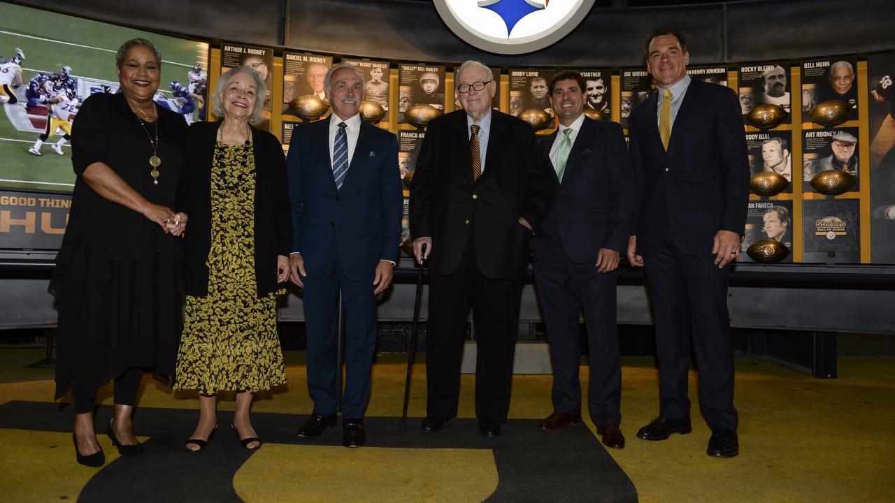 Steelers' legends are honored