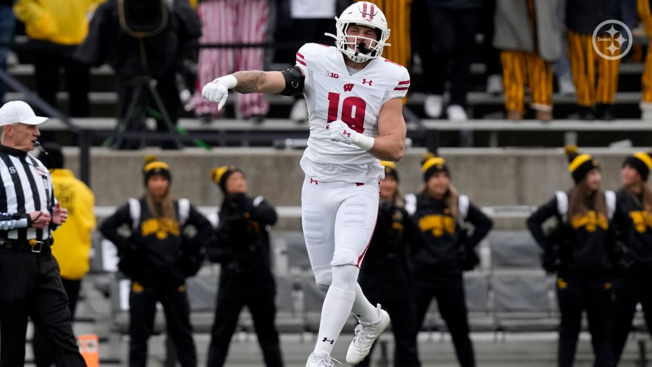 Steelers select Badgers' Herbig in fourth round