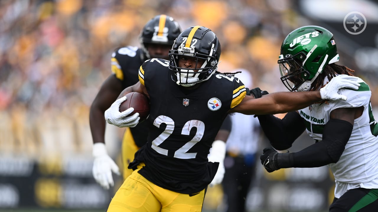 Kenny Pickett, George Pickens, Calvin Austin III wear #Steelers jersey for  first time