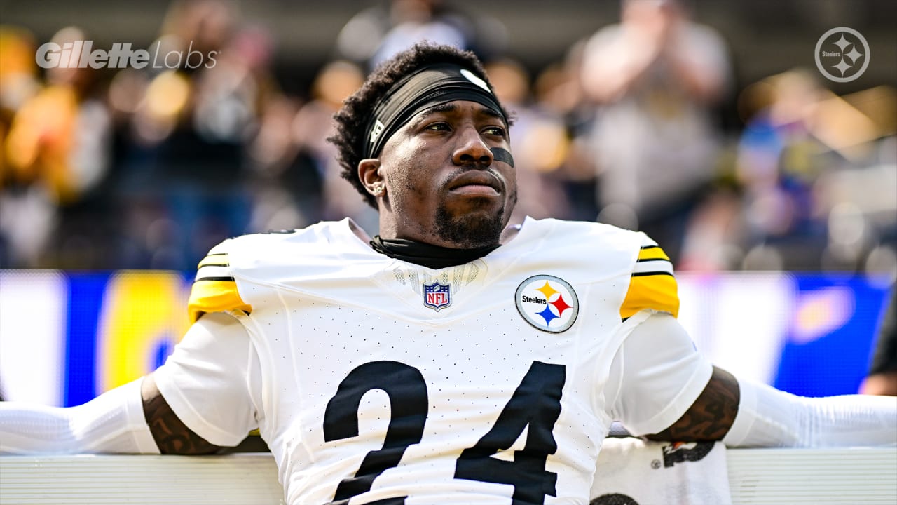 PHOTOS: Game Faces - Steelers At Rams