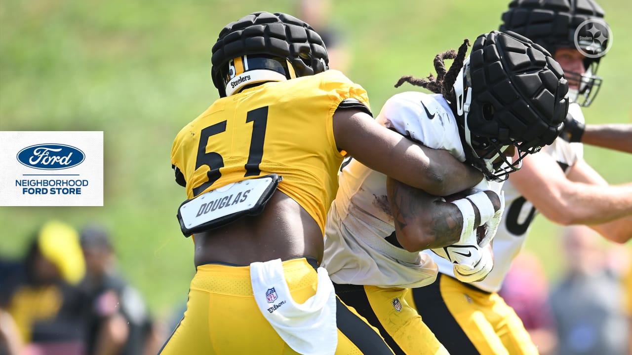 Kenny Pickett, George Pickens and Calvin Austin III wear their Steelers  uniforms for the first time