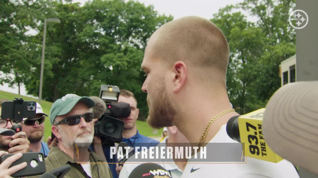 Pat Freiermuth holds his first youth football camp in Pittsburgh