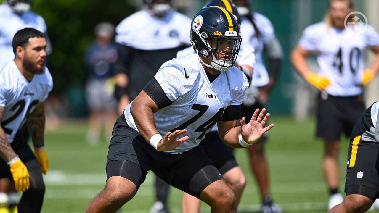 Steelers' rookie linemen are continuing to grow