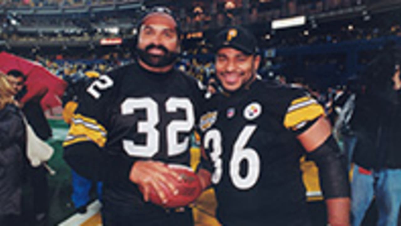 Steelers' Legendary Running Back Jerome Bettis Takes Unique