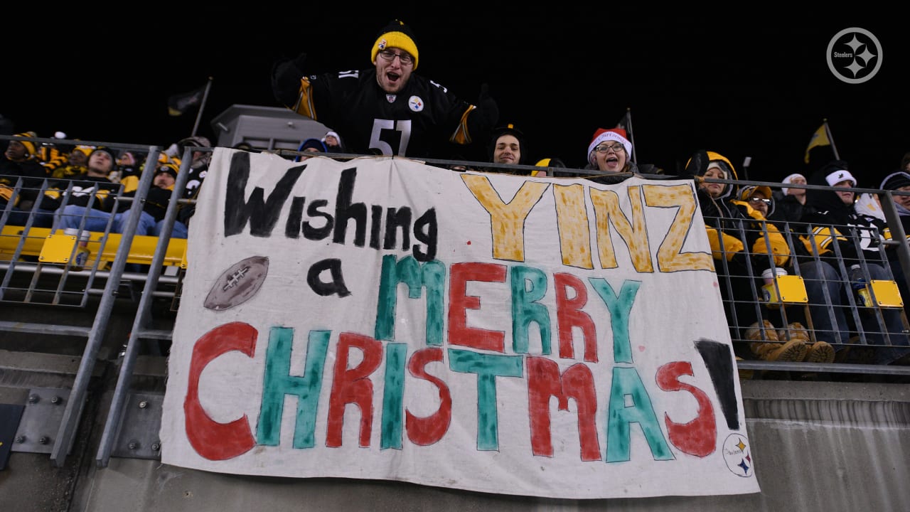 Merry Christmas Pittsburgh Steelers NFL Santa And Reindeer