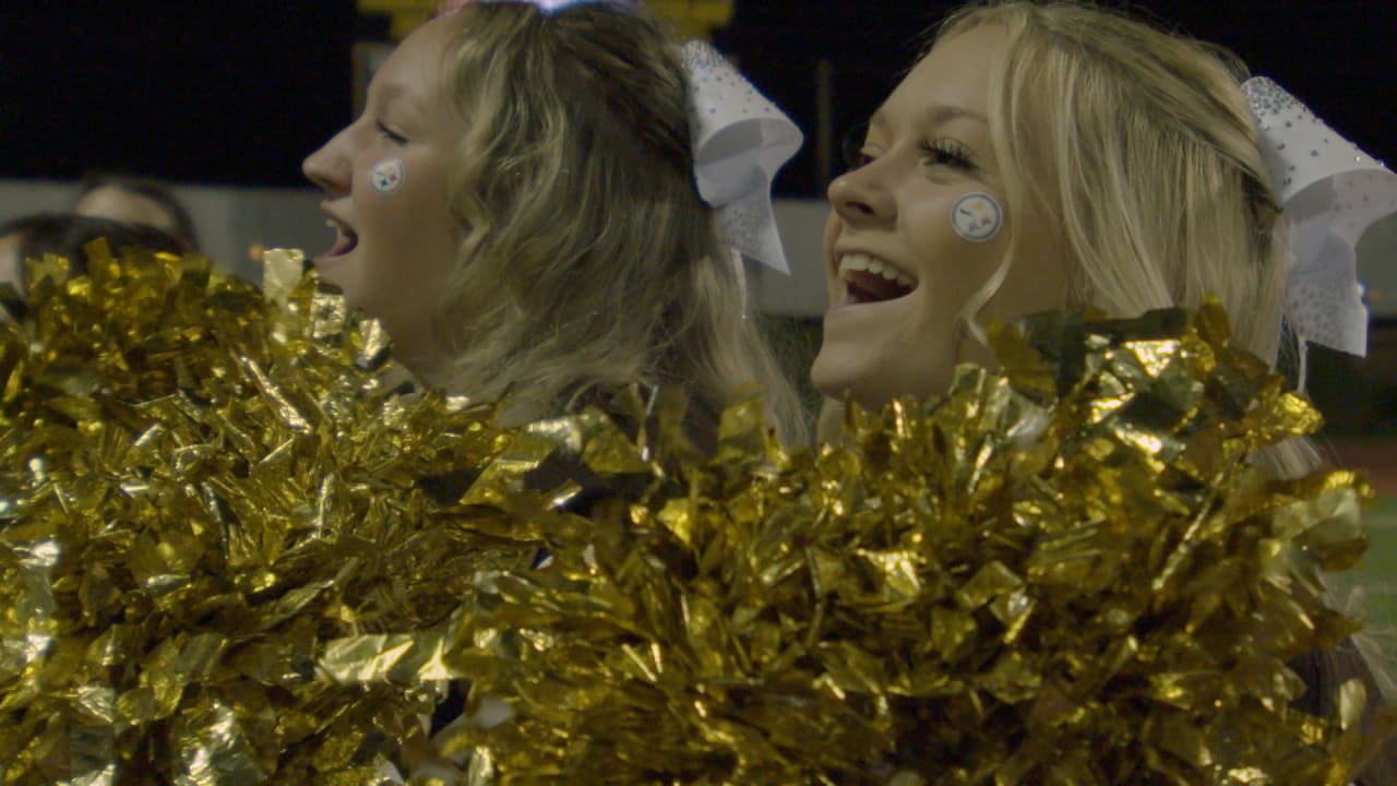 Eagles Cheerleaders sport gold pom poms for pediatric cancer awareness in  win vs. Jets (PHOTOS) 