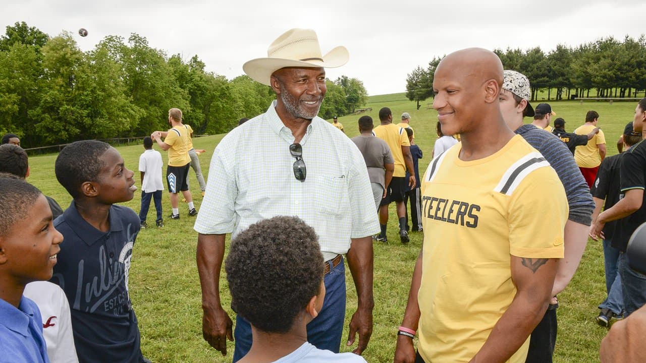 PHOTOS: Mel Blount Youth Home - Rookie Visit