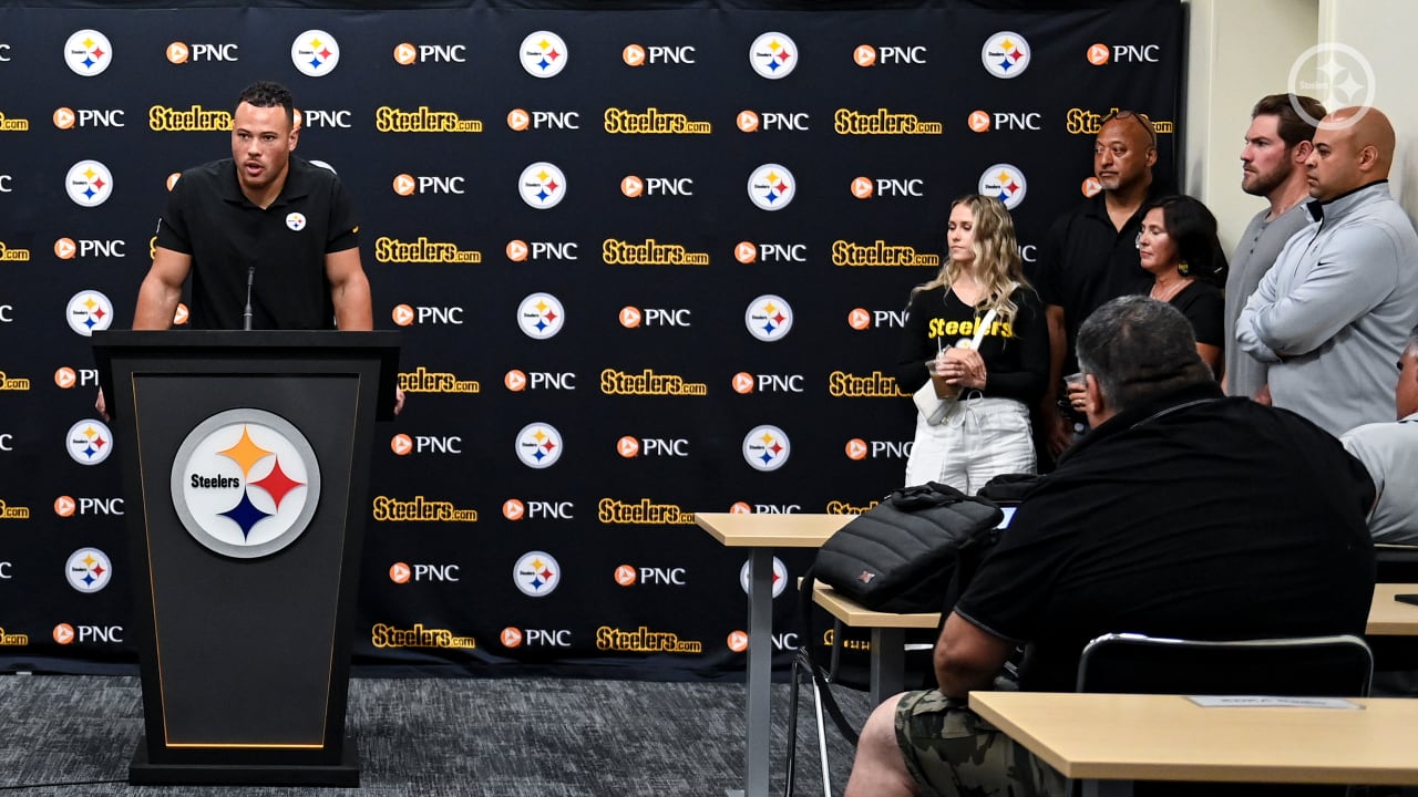 Linebacker Alex Highsmith signs contract to stay with the Steelers