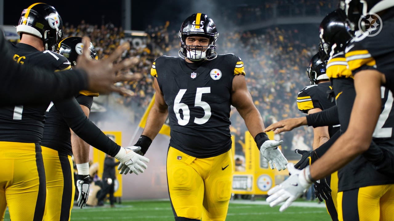 Pittsburgh Steelers offensive tackle Dan Moore Jr. celebrates