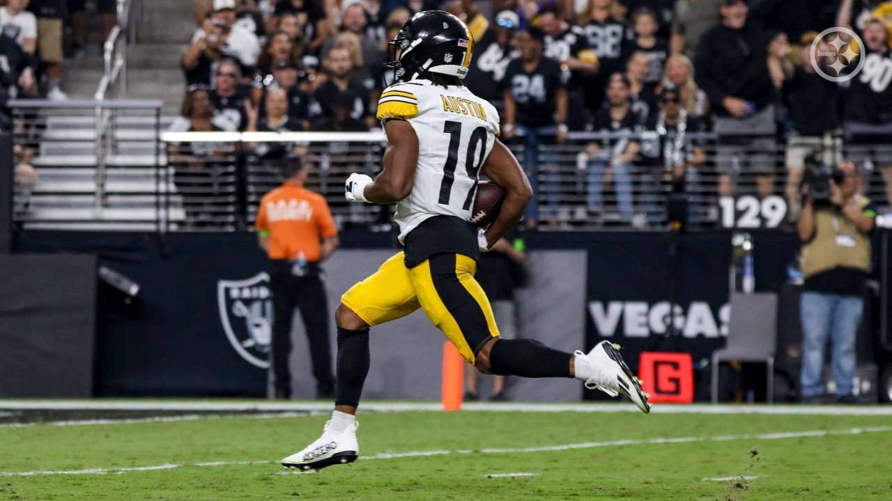 Steelers fans take over Allegiant Stadium on Sunday night