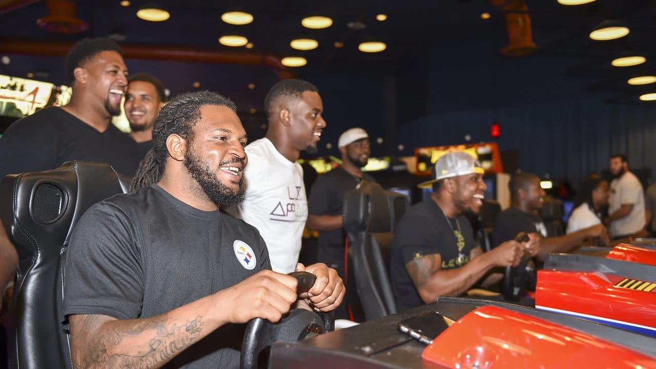 PHOTOS: 2015 Steelers at Dave and Buster's