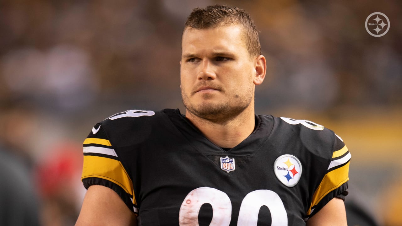 The Texans signed TE Nick Vannett. In a corresponding move, the