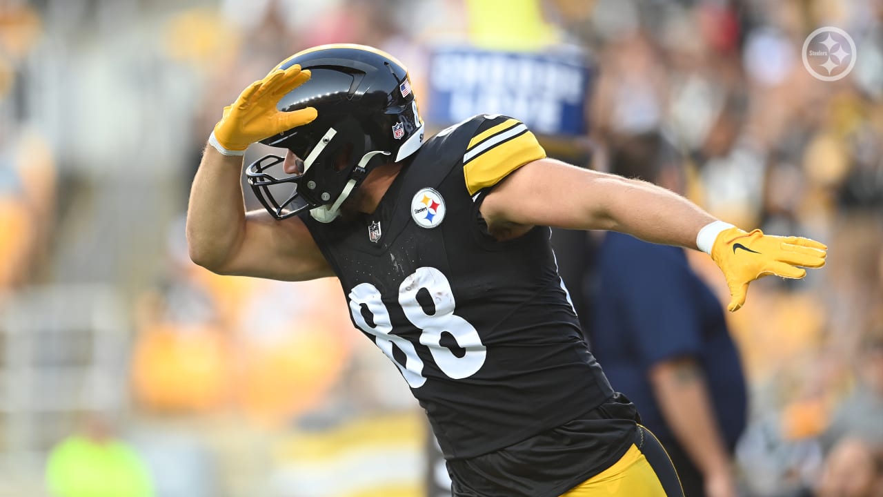 Kenny Pickett's touchdown throw to Pat Freiermuth in the #Steelers