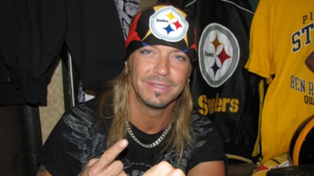 Bret Michaels to perform at playoff party