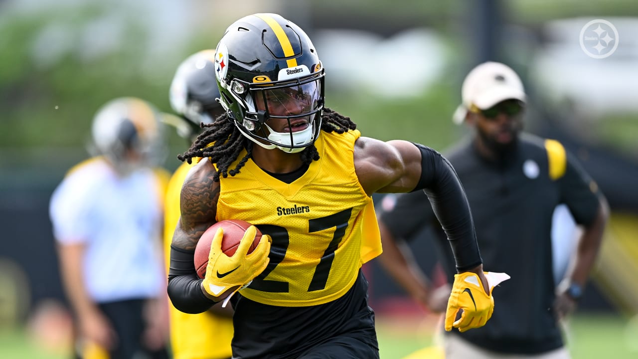 Steelers' Joey Porter Jr. continues impressive training camp with two  interceptions during Thursday's practice 