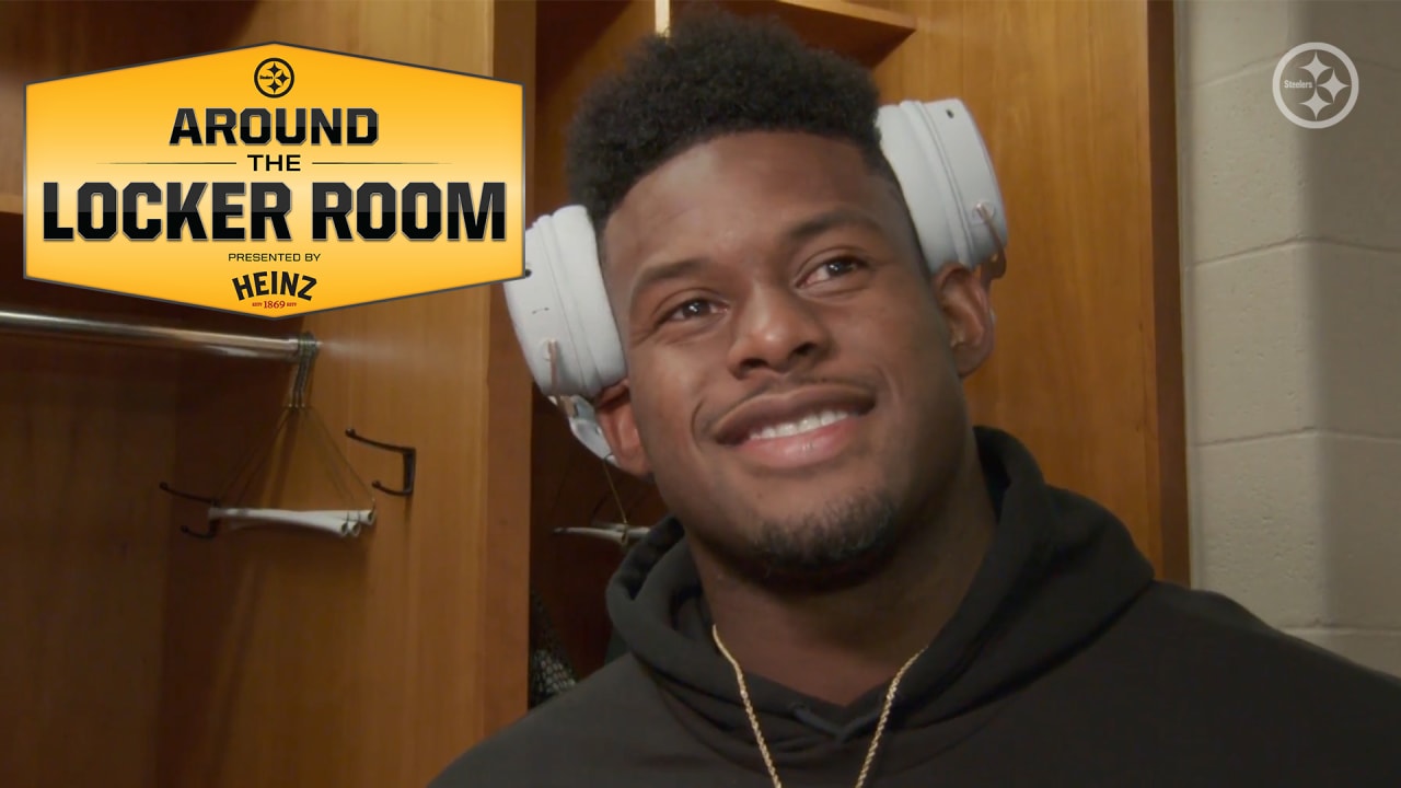 Around the Locker Room at Titans