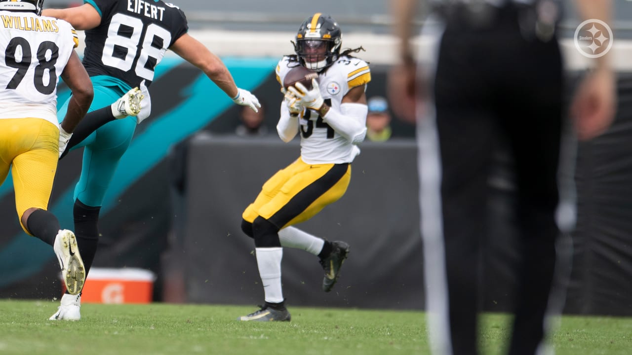 Pittsburgh Steelers free safety Sean Davis (21) exits the field