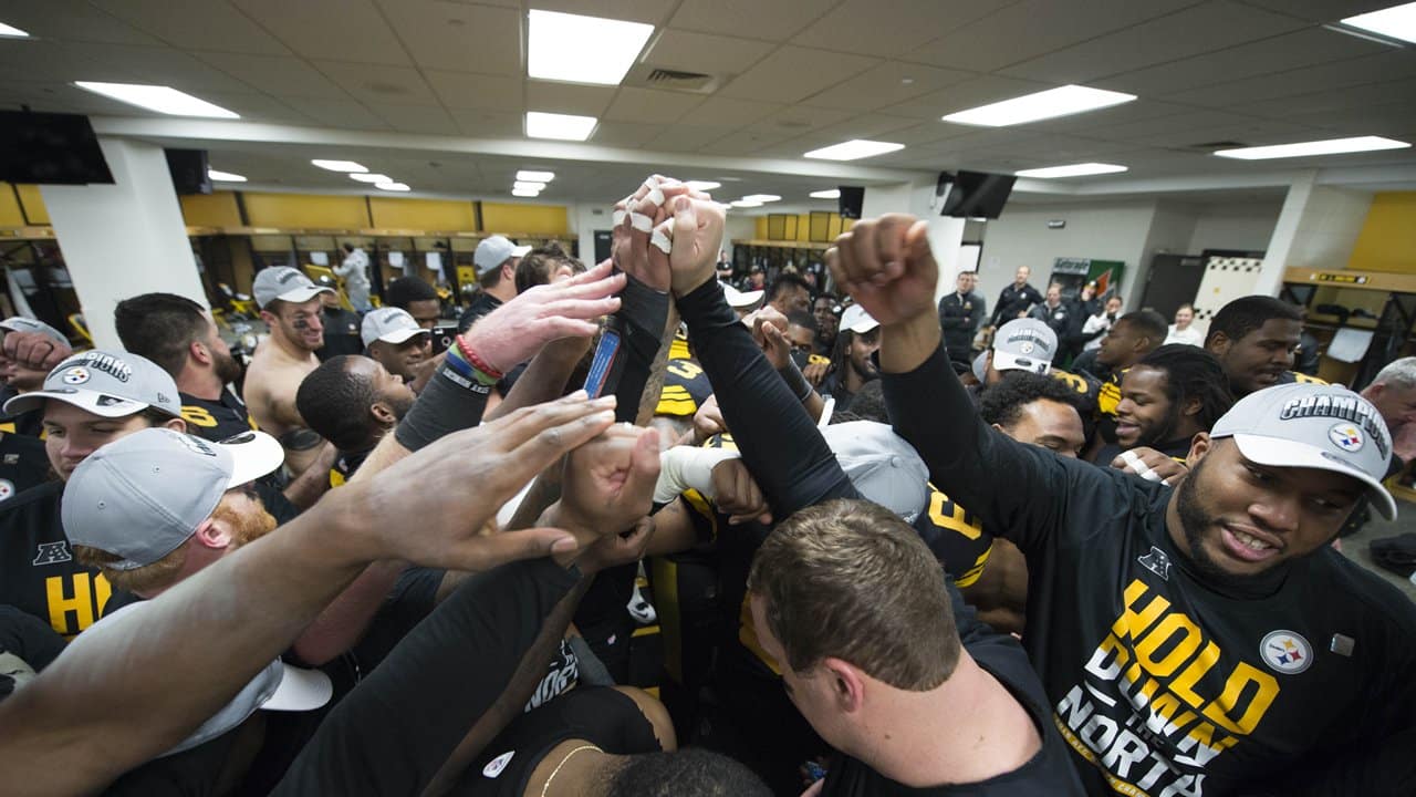 PHOTOS: Steelers celebrate the AFC North Division Championship