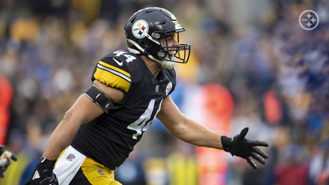 Pittsburgh Steelers fullback Derek Watt (44) communicates to a teammate  during warmups before an NFL football game, Sunday, Oct. 10, 2021 in  Pittsburgh. (AP Photo/Matt Durisko Stock Photo - Alamy