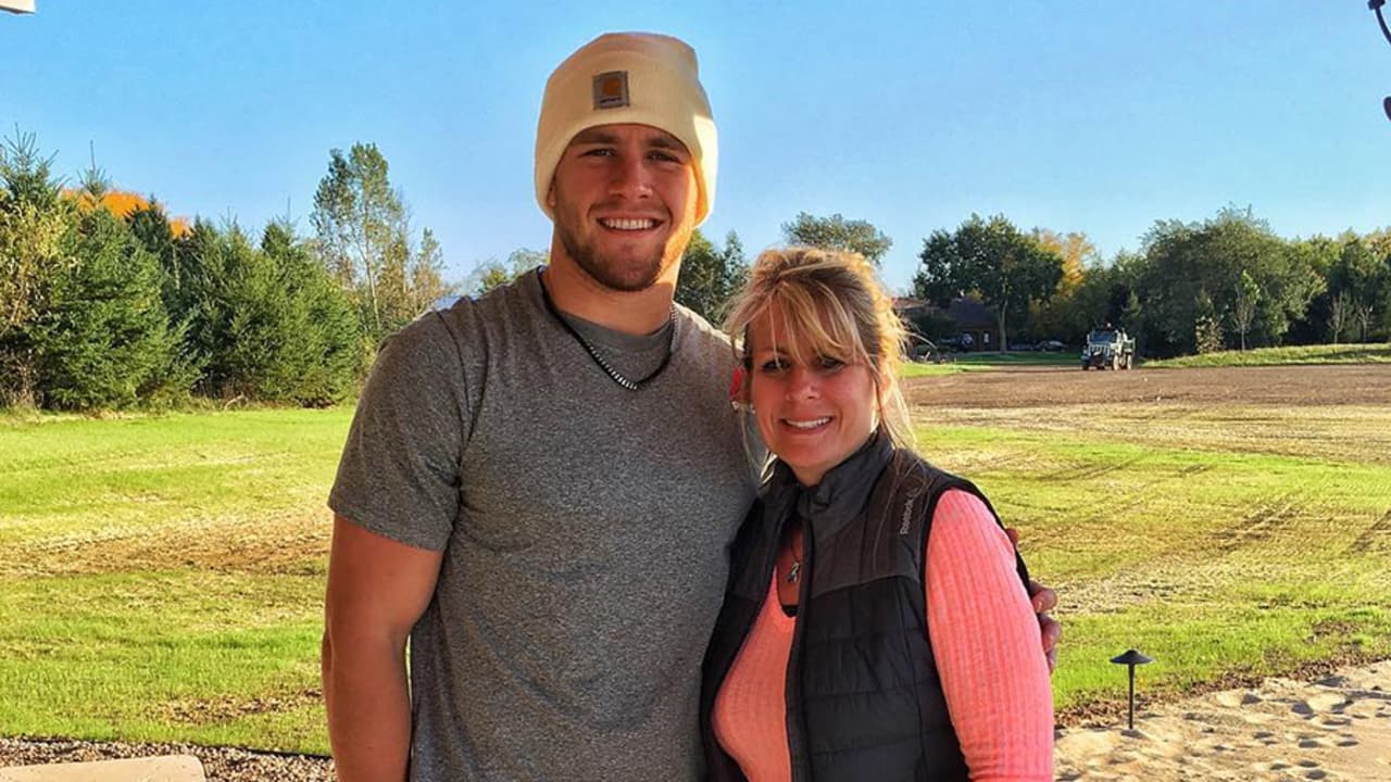 Pittsburgh Steelers: Local Mom 'Whoops' T.J. Watt and Alex