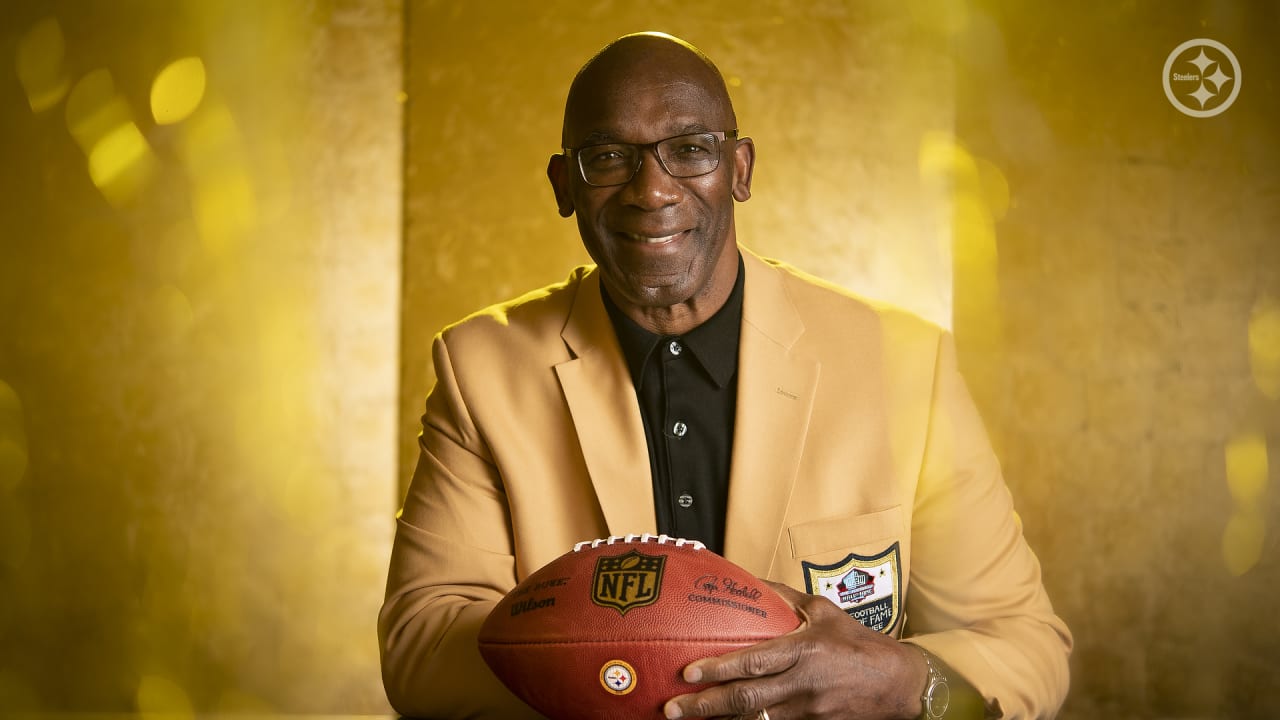 Pittsburgh Steelers wide receiver John Stallworth sits on his