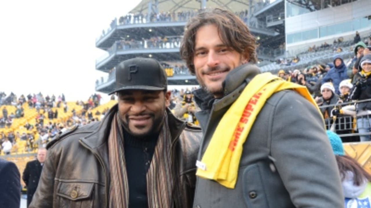 Joe Manganiello Shows Off Steelers Throwback Jersey Ahead Of