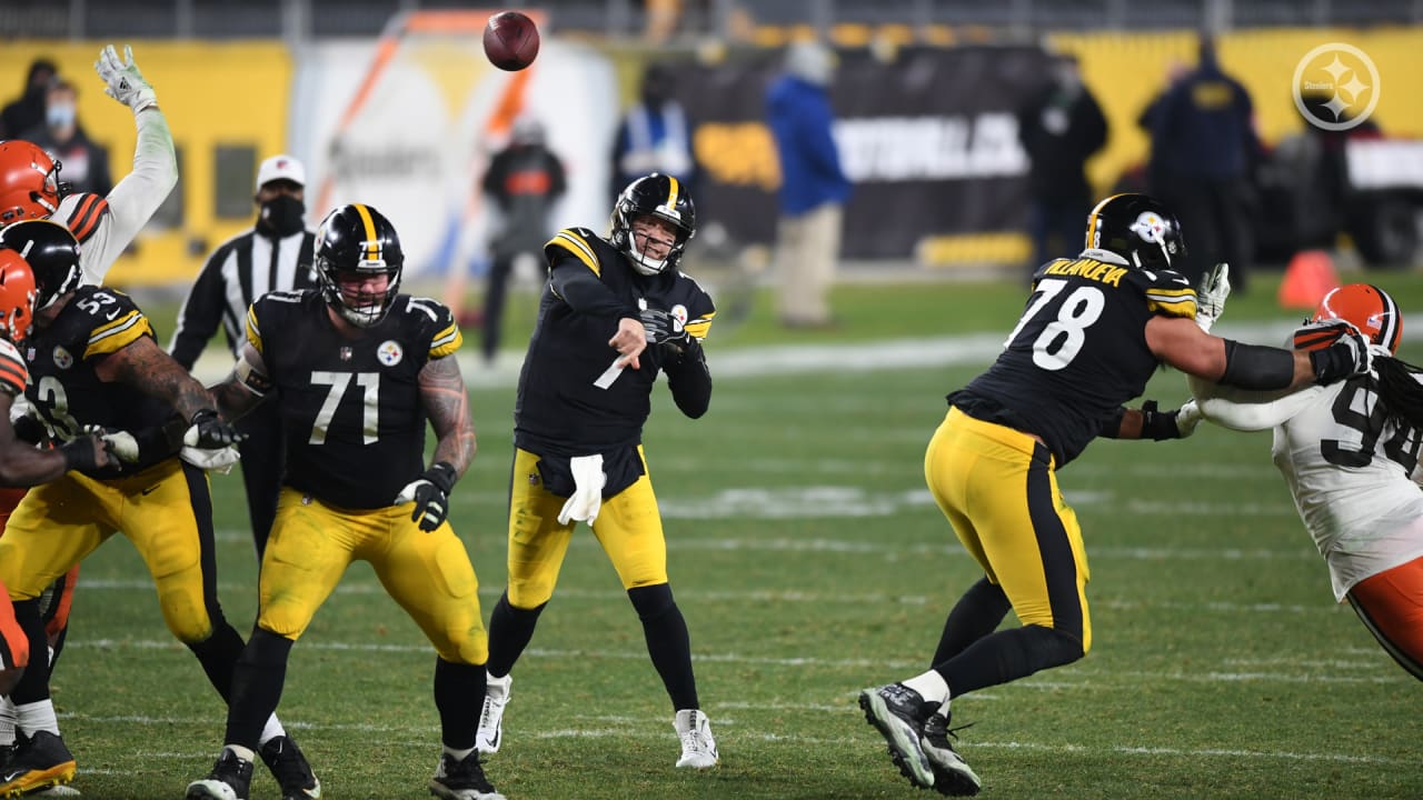 PHOTOS Offensive highlights from Wild Card Round