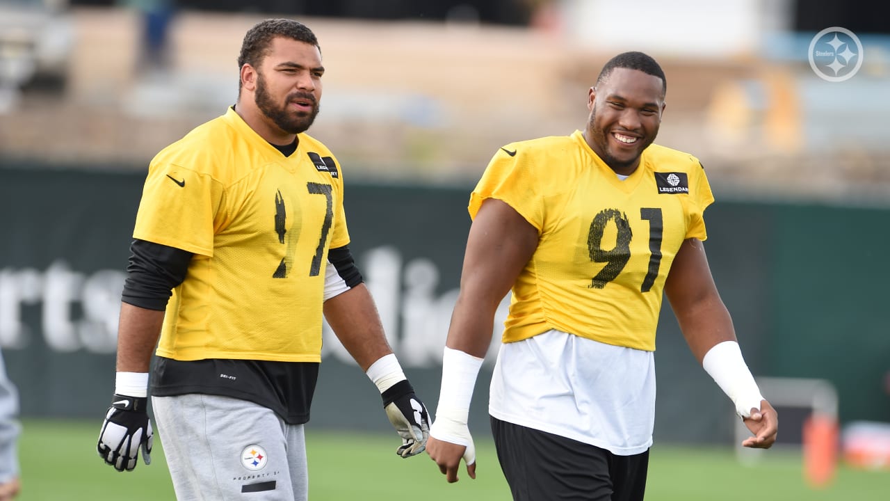 Pittsburgh Steelers defensive end Stephon Tuitt announces his retirement