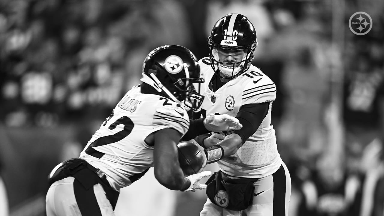 PHOTOS: Monochrome moments - Steelers at Browns