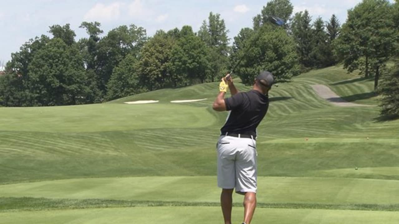 Ward hosts Positive Athlete Golf Challenge