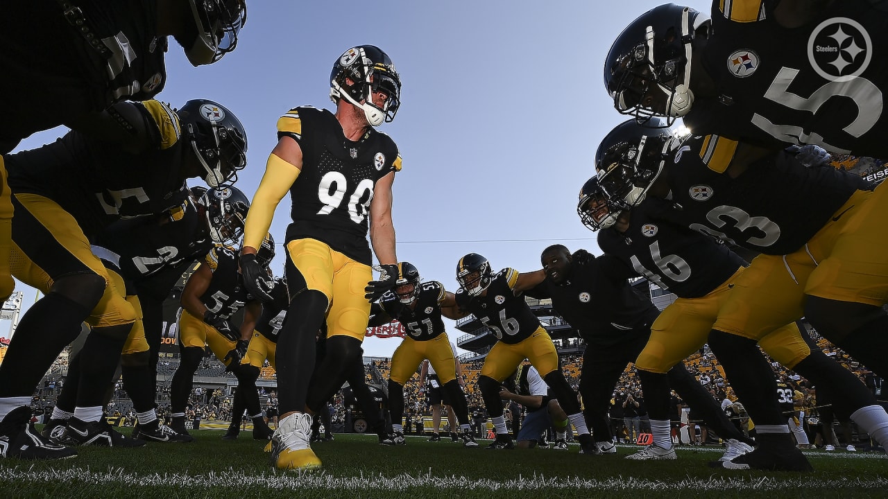 Damar Hamlin, Kenny Pickett exchange jerseys after Bills vs. Steelers