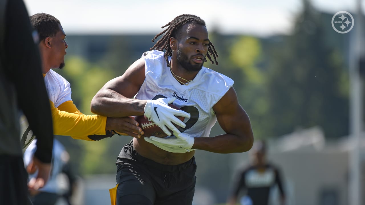 Steelers' Najee Harris on Marshawn Lynch's extremely exclusive NFL