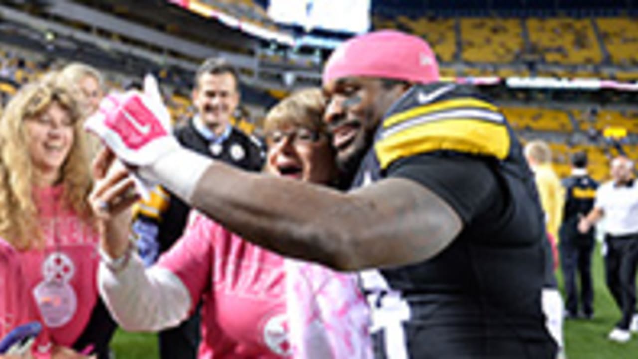 NFL tone-deaf to limit DeAngelo Williams wearing pink - Sports