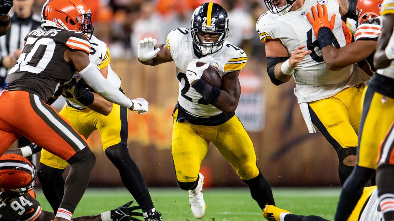 Steelers run their way into playoff contention