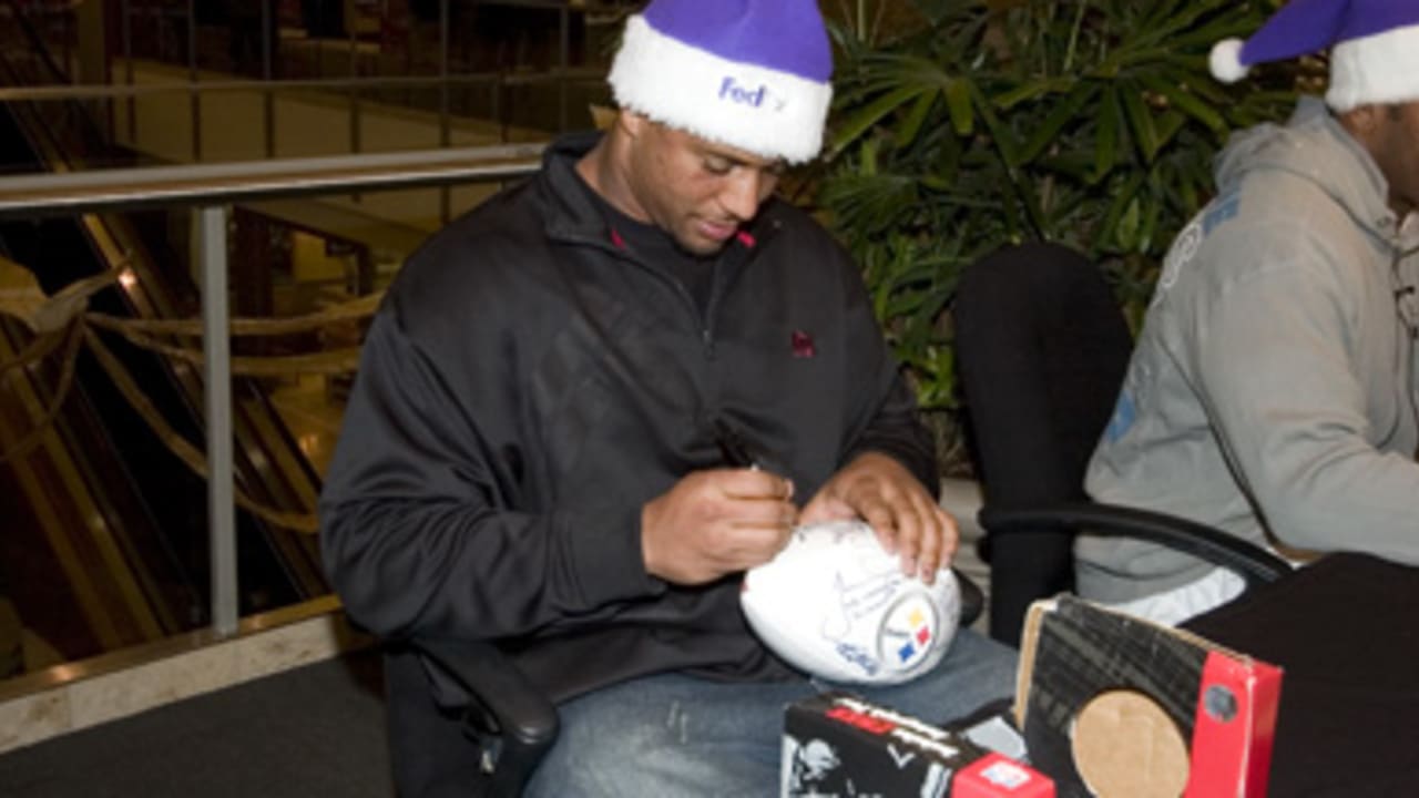 Parker, Woodley and Dixon host toy drive