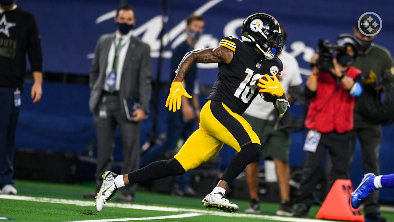 Ben Roethlisberger heads to locker room before halftime vs. Cowboys