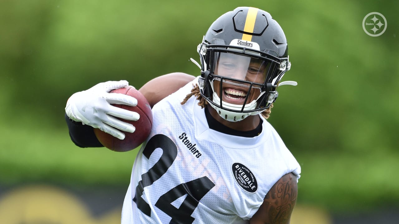 Benny Snell football could be coming soon to the Steelers