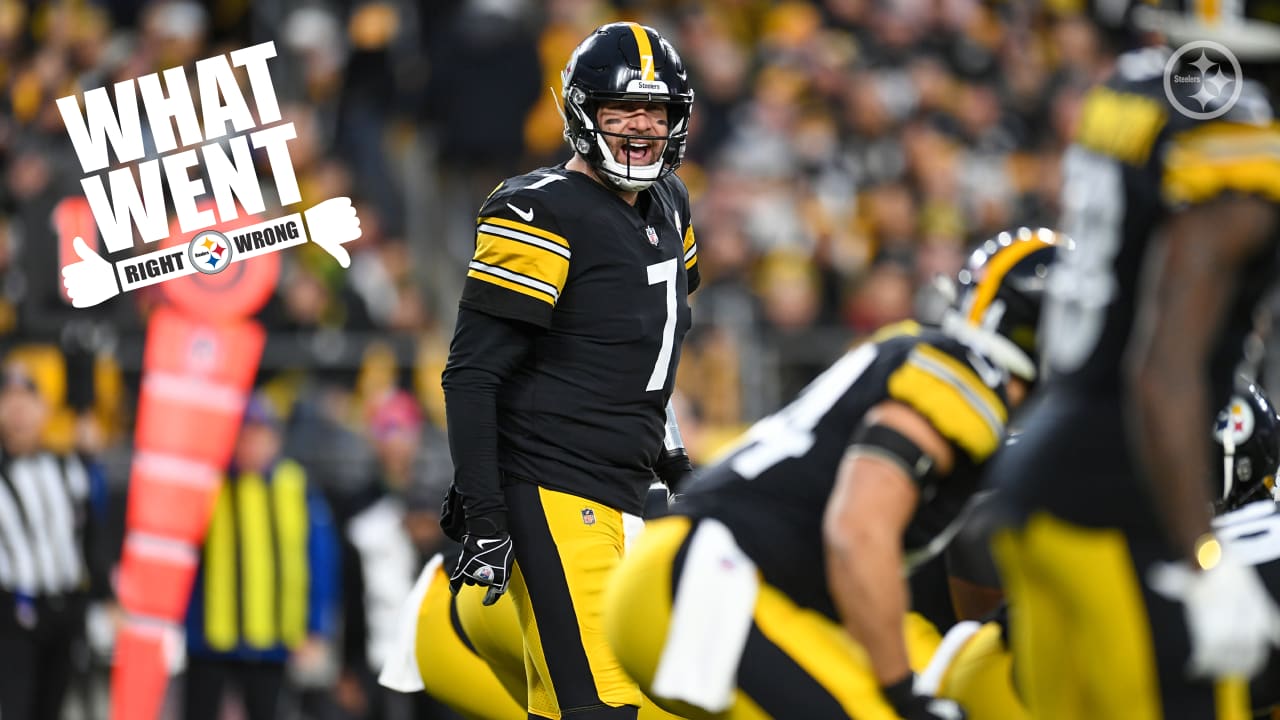 Look: Steelers players watch end of Ravens game on Heinz Field big