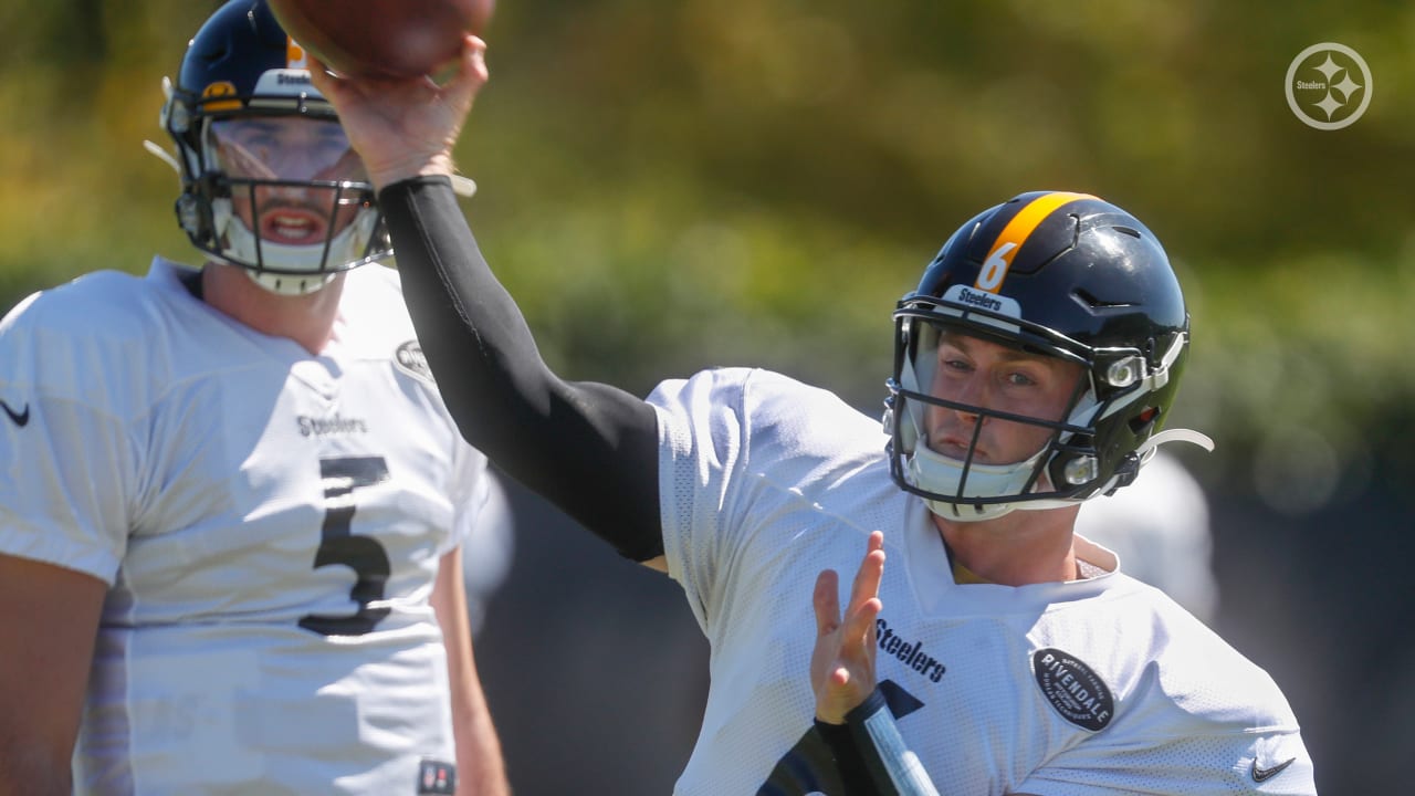 Tomlin says Hodges will start at QB against Jets