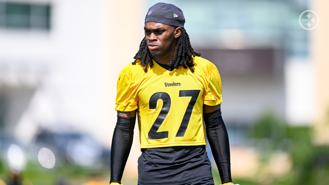 Steelers' undrafted rookie trying to make own path