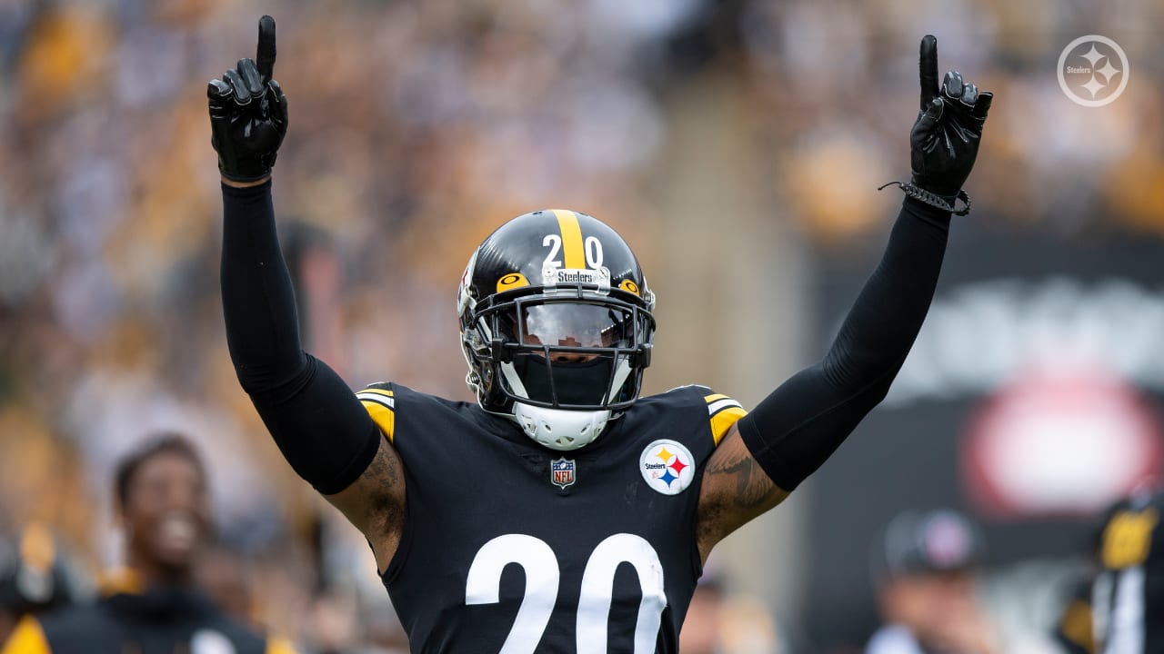 Pittsburgh Steelers running back Najee Harris (22) carries the ball during  the second half of an NFL football game against the Buffalo Bills in  Orchard Park, N.Y., Sunday, Oct. 9, 2022. The