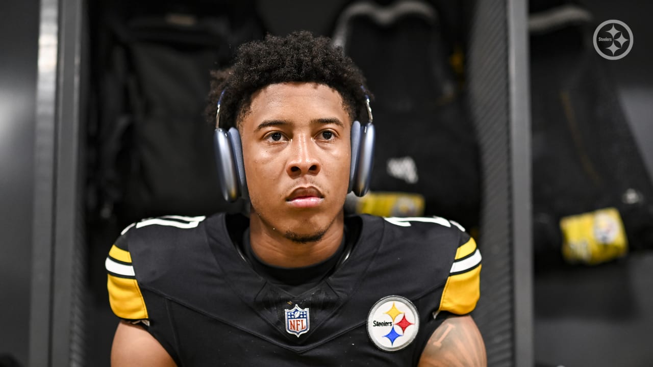 Pittsburgh Steelers tight end Connor Heyward (83) works during the first  half of an NFL preseason football game against the Atlanta Falcons,  Thursday, Aug. 24, 2023, in Atlanta. The Pittsburgh Steelers won