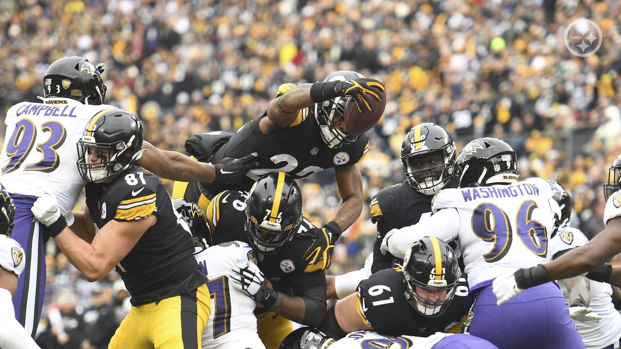 Pittsburgh Steelers vs. Baltimore Ravens - Acrisure Stadium in