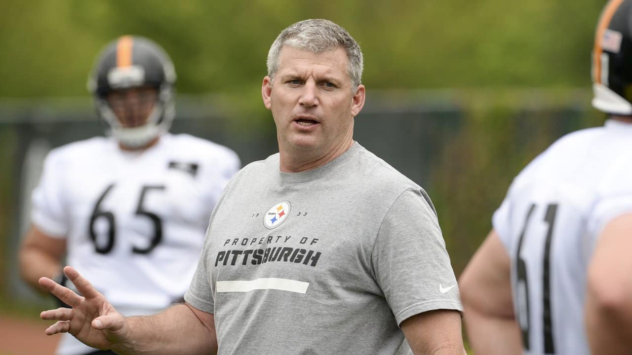 NFL Playoffs: Steelers coach Mike Munchak penalized for grabbing Bengals  player's hair - Baltimore Beatdown