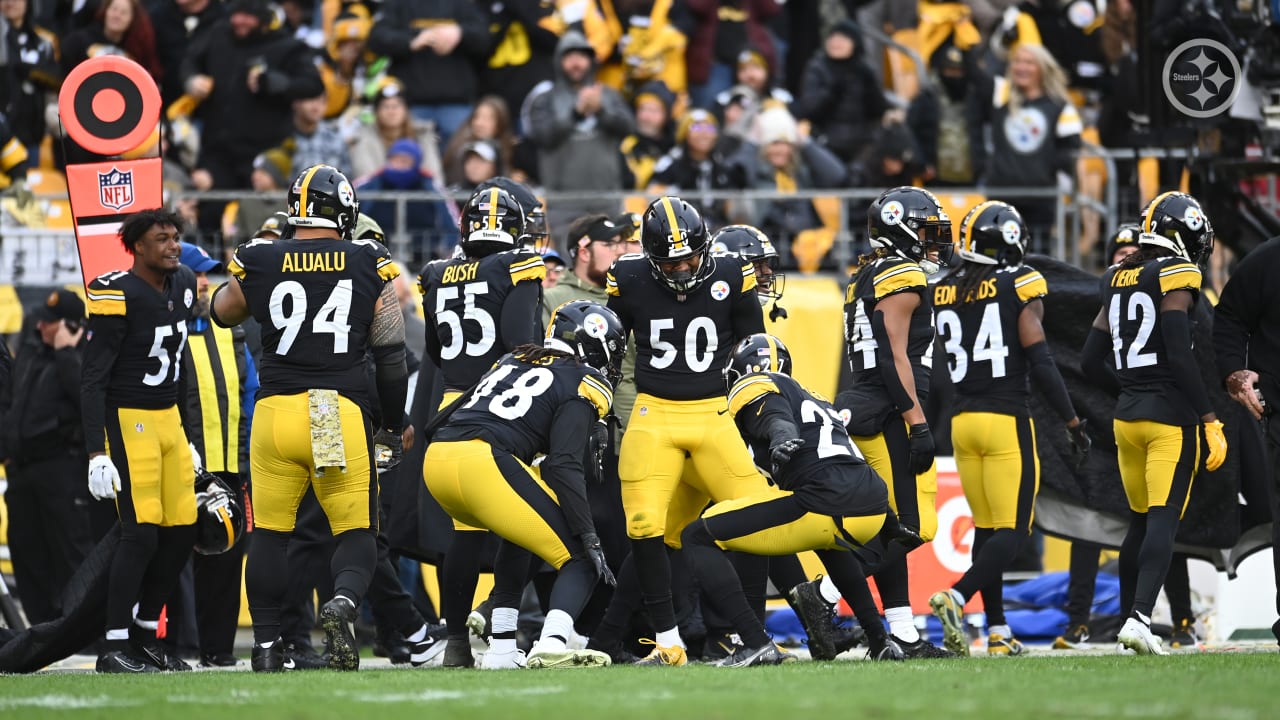 Pittsburgh Steelers' Gunner Olszewski (89), left, tries to get past Detroit  Lions safety Will Harris (25) on a punt return during the first half of an  NFL preseason football game, Sunday, Aug.